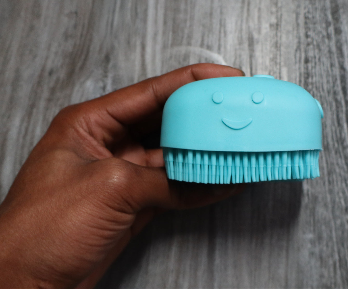 HoneyPaw™ Pet Bath Brush – Gentle Bath & Grooming Tool for Dogs